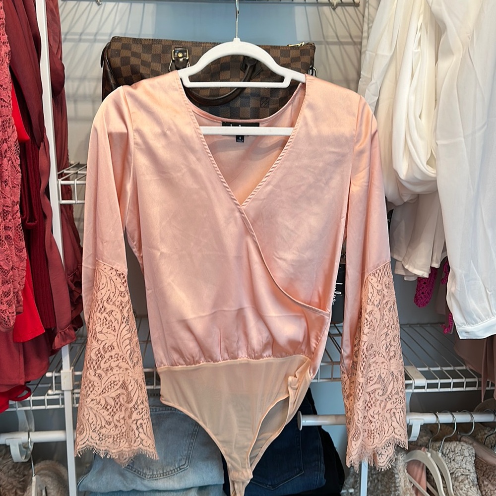 New with tags lulus blush pink long sleeve bodysuit